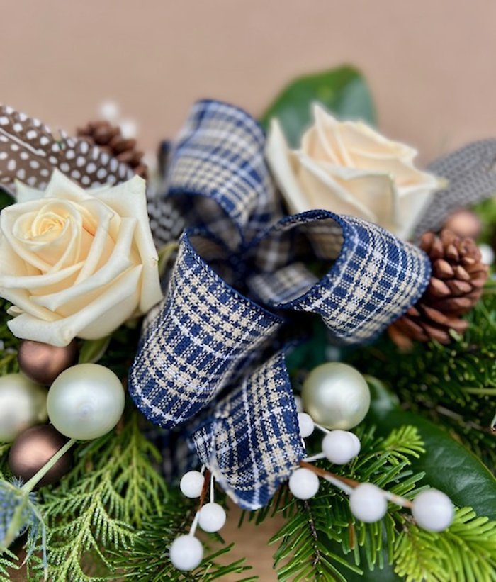 Highland Holidays Centerpiece