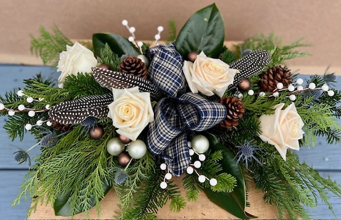Highland Holidays Centerpiece