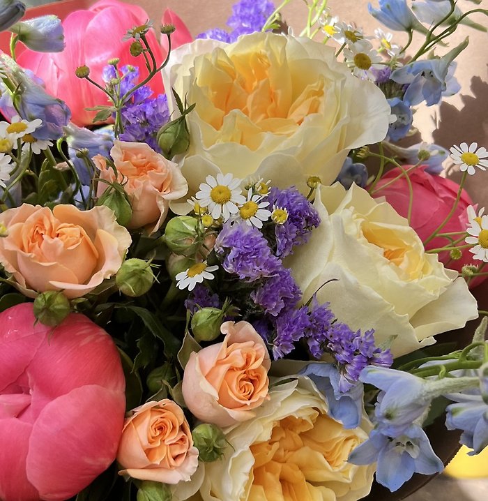 Designer\'s Choice European Hand-Tied Bouquet