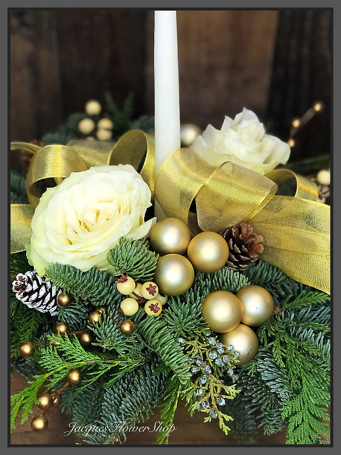 JQ Winter White Centerpiece