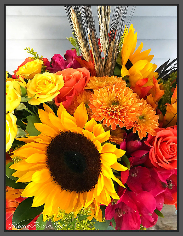 JQ Brilliant Blooms Centerpiece